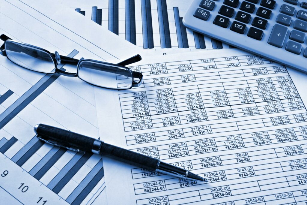 Hình 1: Phương pháp ghi sổ kép là yếu tố quan trọng giúp kế toán viên lập được Báo cáo tài chính cho doanh nghiệp.