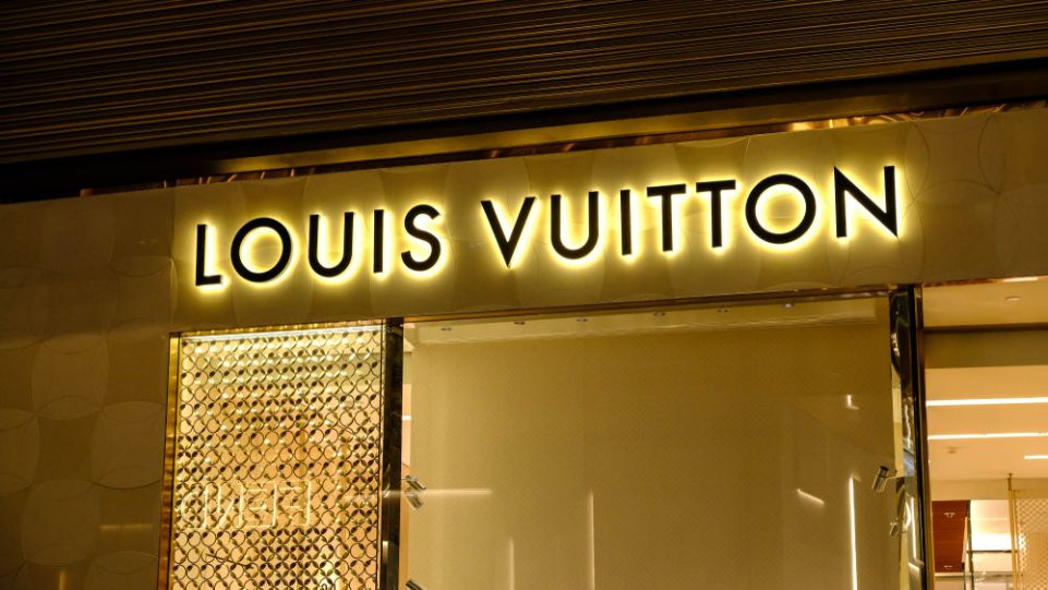 Tìm hiểu tổng quan chiến dịch marketing của Louis Vuitton