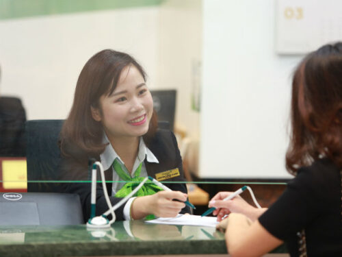 Lương giao dịch viên Vietcombank nhận được sự quan tâm của nhiều người