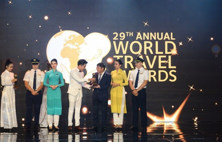 Đại diện VNA trong buổi trao giải thưởng của World Travel Award năm 2022 - (Nguồn: VNA)