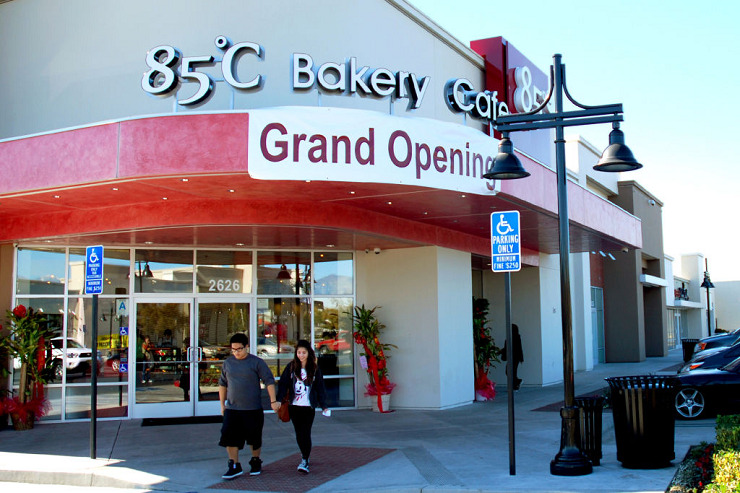 Cửa hàng 85 Degree Bakery Cafe tại góc ngã tư tại California - Mỹ (Nguồn: Internet)