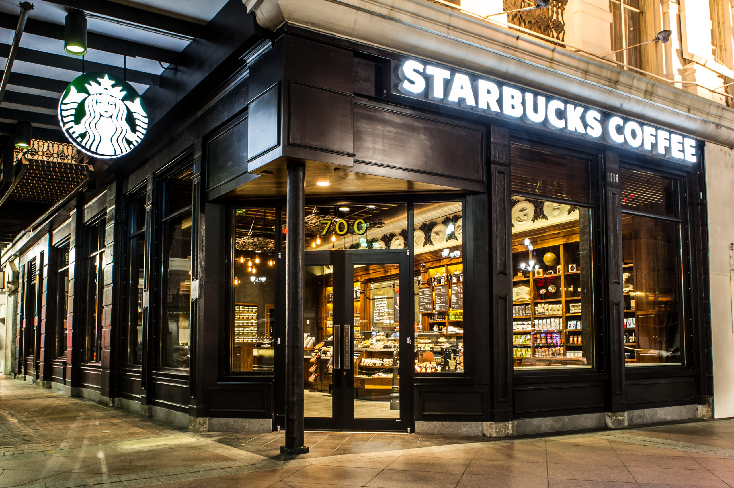 Starbucks - nhà bán lẻ cà phê lớn nhất thế giới