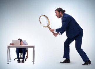 Micromanagement là gì? Quản lý vi mô có phải là soi mói nhân viên? micromanagement là gì