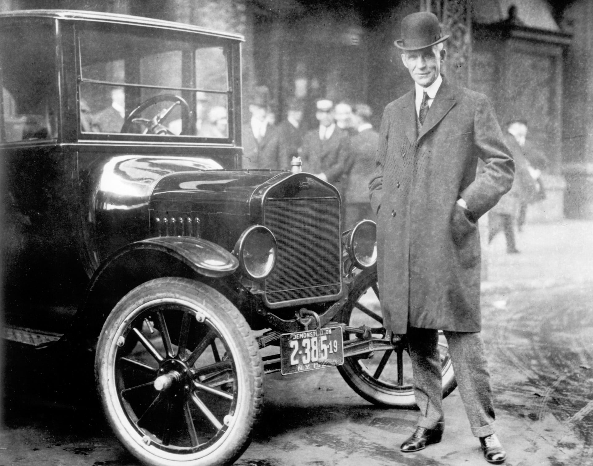 Nhà sản xuất xe hơi người Mỹ Henry Ford 