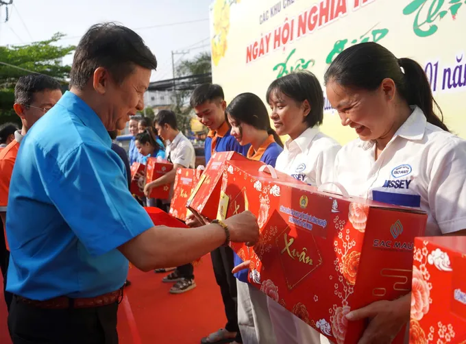 thông báo thưởng tết cho nhân viên